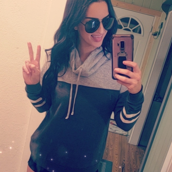 Gray Fitness Sweater - Picture 3 of 3